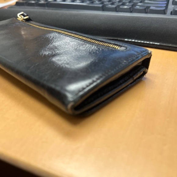 Pre-loved soft black leather Prada wallet - Picture 4 of 5